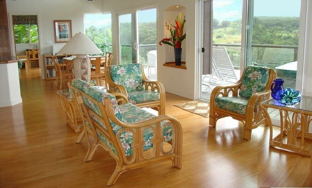 Maui vacation cottage living area